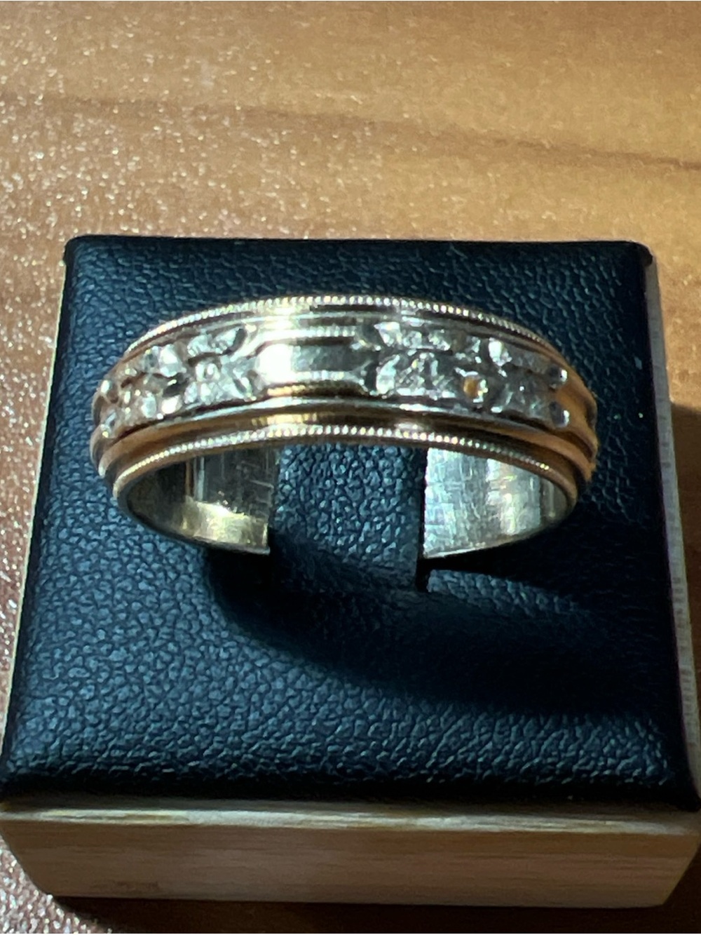 VTG 14K Yellow Gold Mens Detailed Floral Milgrain Edge Ring Band 7.3g Sz 10.5